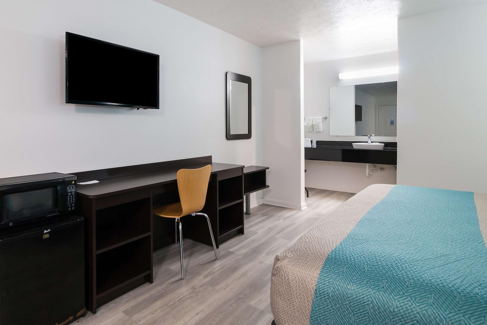 Motel 6-Metropolis, Il Ngoại thất bức ảnh