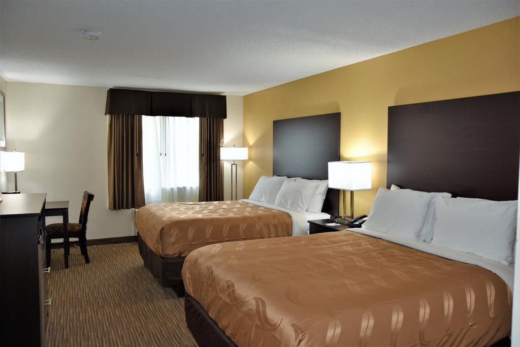 Motel 6-Metropolis, Il Ngoại thất bức ảnh