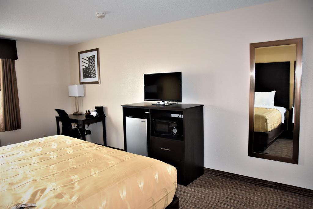 Motel 6-Metropolis, Il Ngoại thất bức ảnh