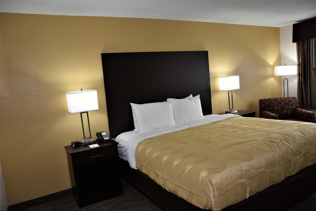 Motel 6-Metropolis, Il Ngoại thất bức ảnh