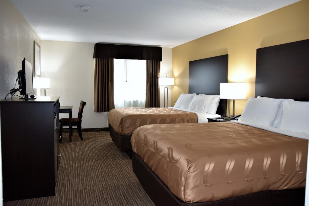 Motel 6-Metropolis, Il Ngoại thất bức ảnh
