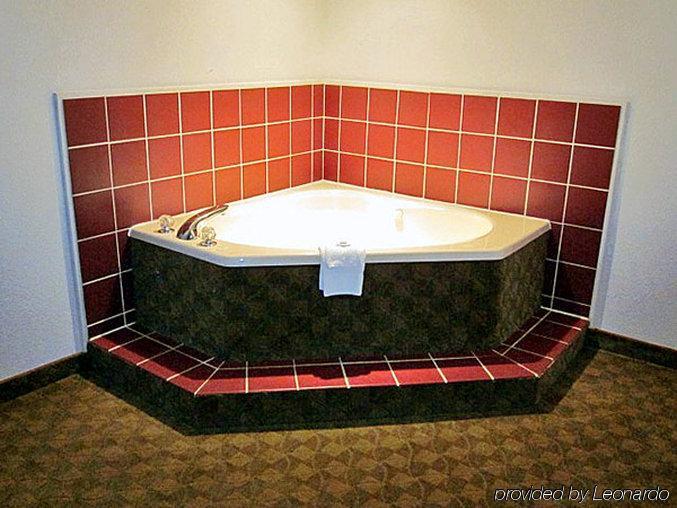 Motel 6-Metropolis, Il Ngoại thất bức ảnh