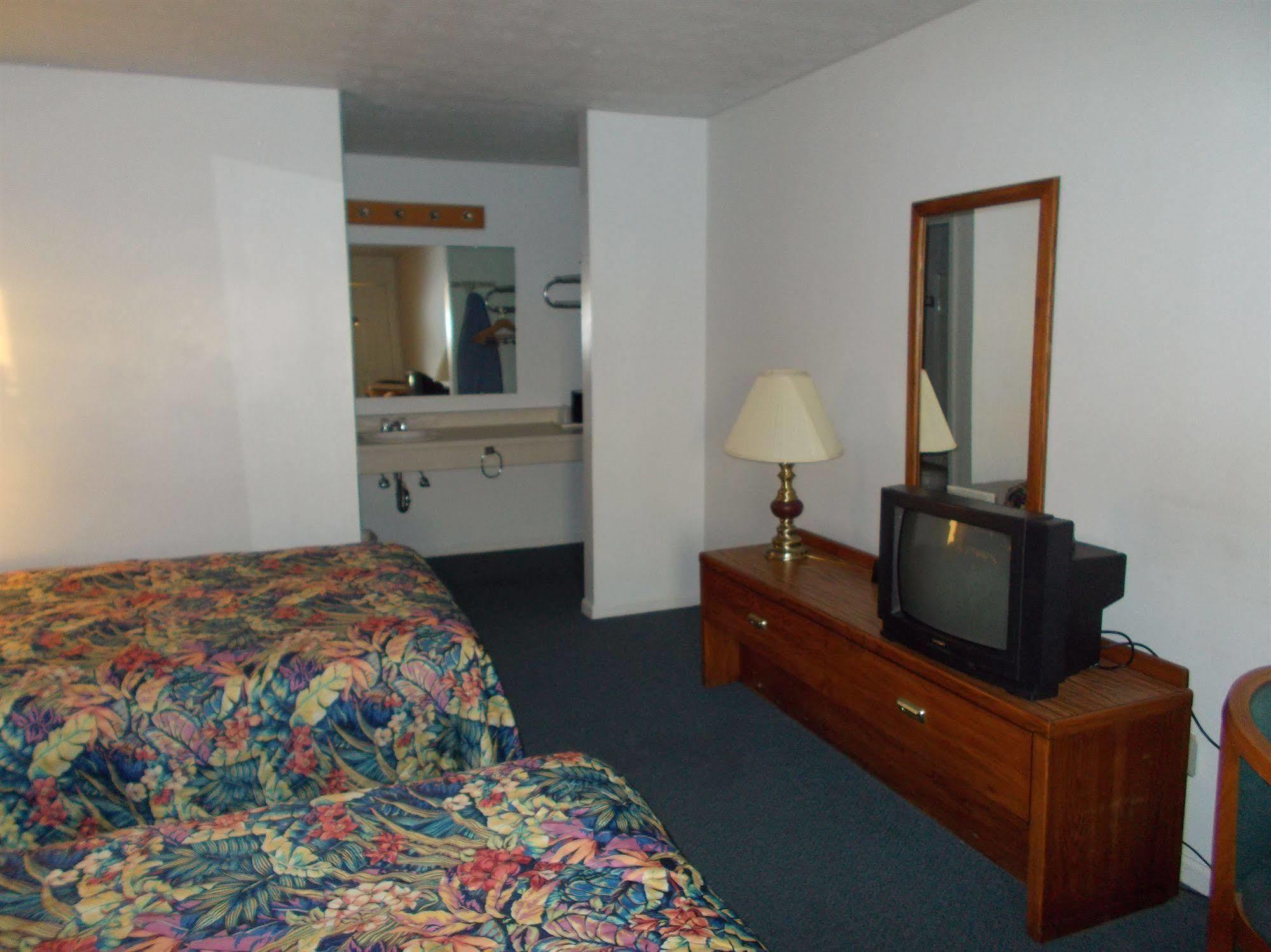 Motel 6-Metropolis, Il Ngoại thất bức ảnh